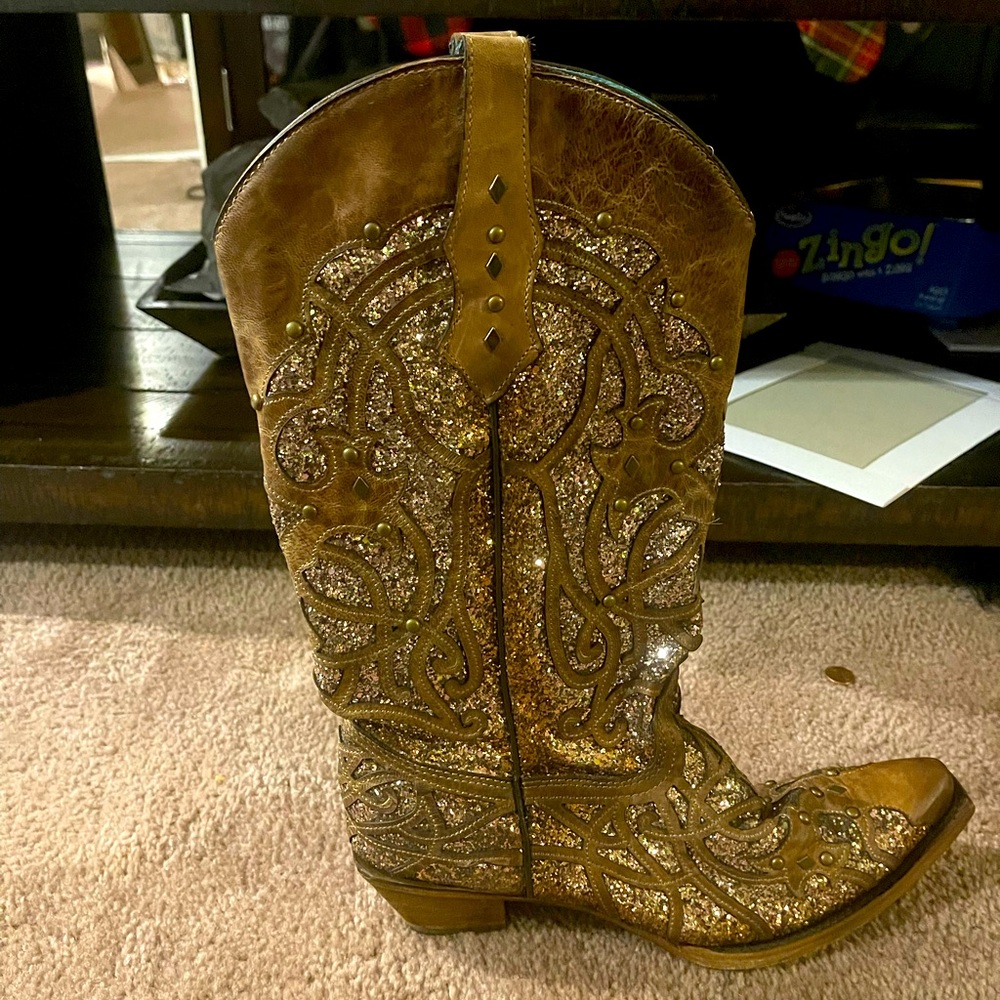 A like-new pair of Corral boots